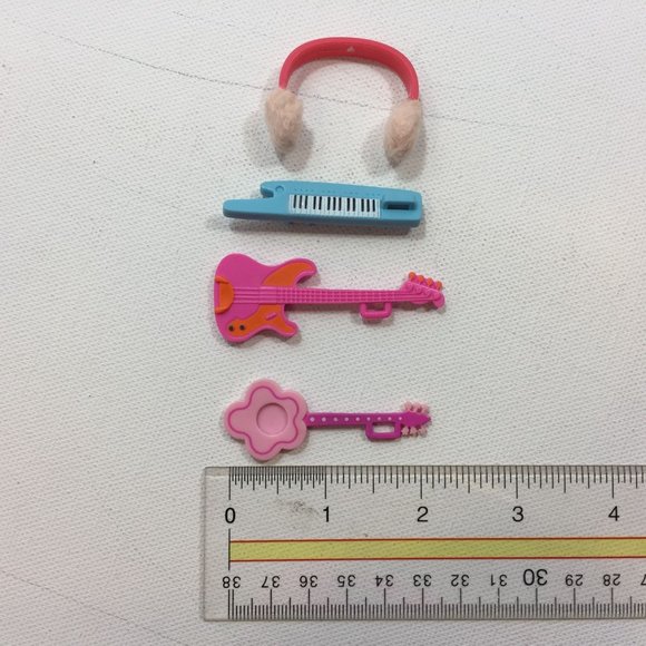 Assorted Mini Dollhouse Furniture Tree Stump Fork Blanket Rock Band Instruments - Picture 4 of 15